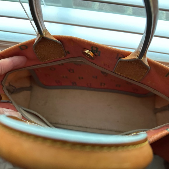 Dooney & Bourke tote - Picture 7 of 11